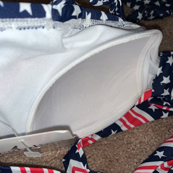 🔥Swim Top NWT Catalina L - Picture 4 of 5